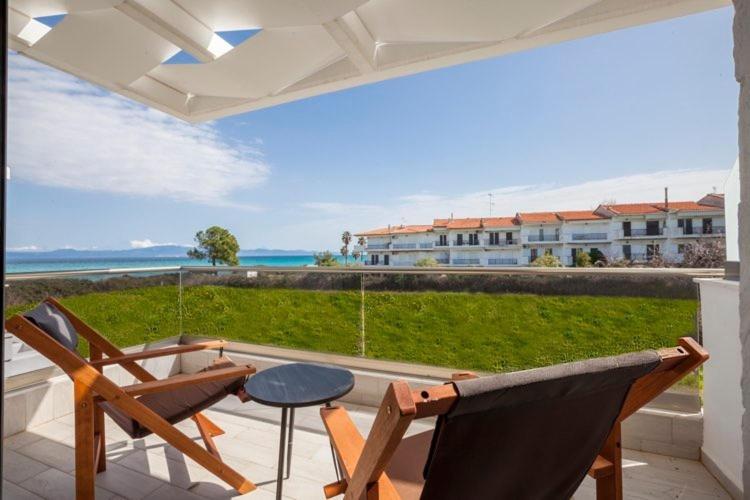Hanioti Suite Maisonette In Front Of The Sea Εξωτερικό φωτογραφία